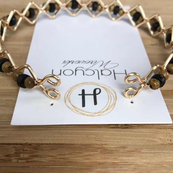 Zigzag Gold Wire Bangle Bracelet w/ Wooden Beads - Picture 3 of 4